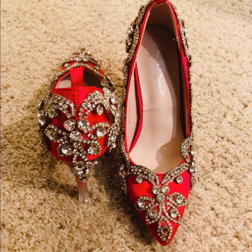 Brand new Crystal Queen shoes 👠  size 6/5